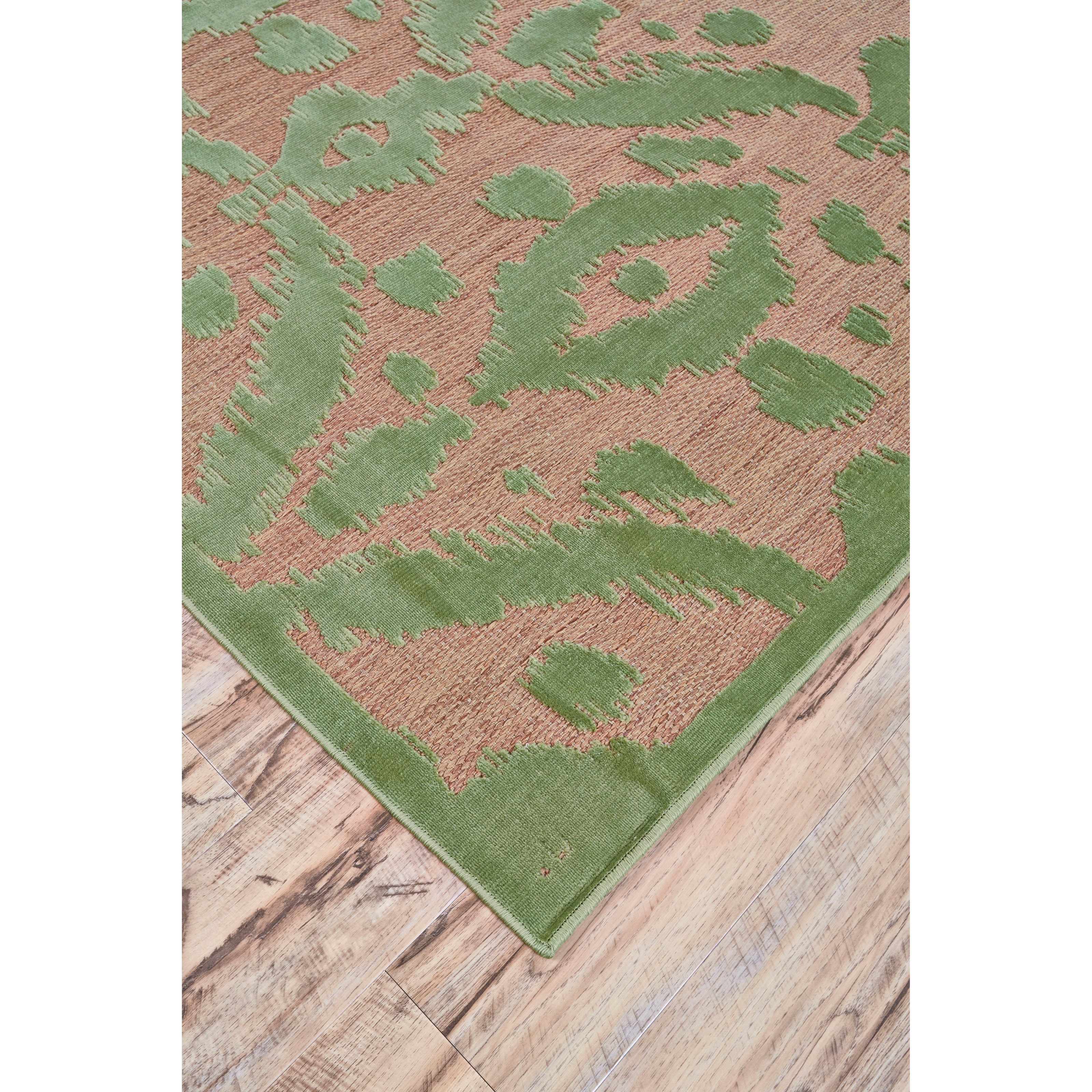 Tan/Light Green 5' X 7'-6" Area Rug
